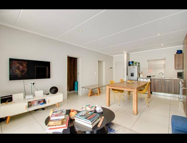 2 BEDROOM APARTMENT FOR SALE IN SANDOWN